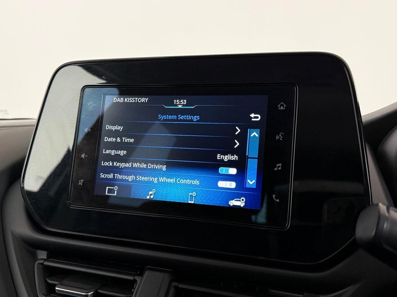 Suzuki S-Cross thumbnail Infotainment System