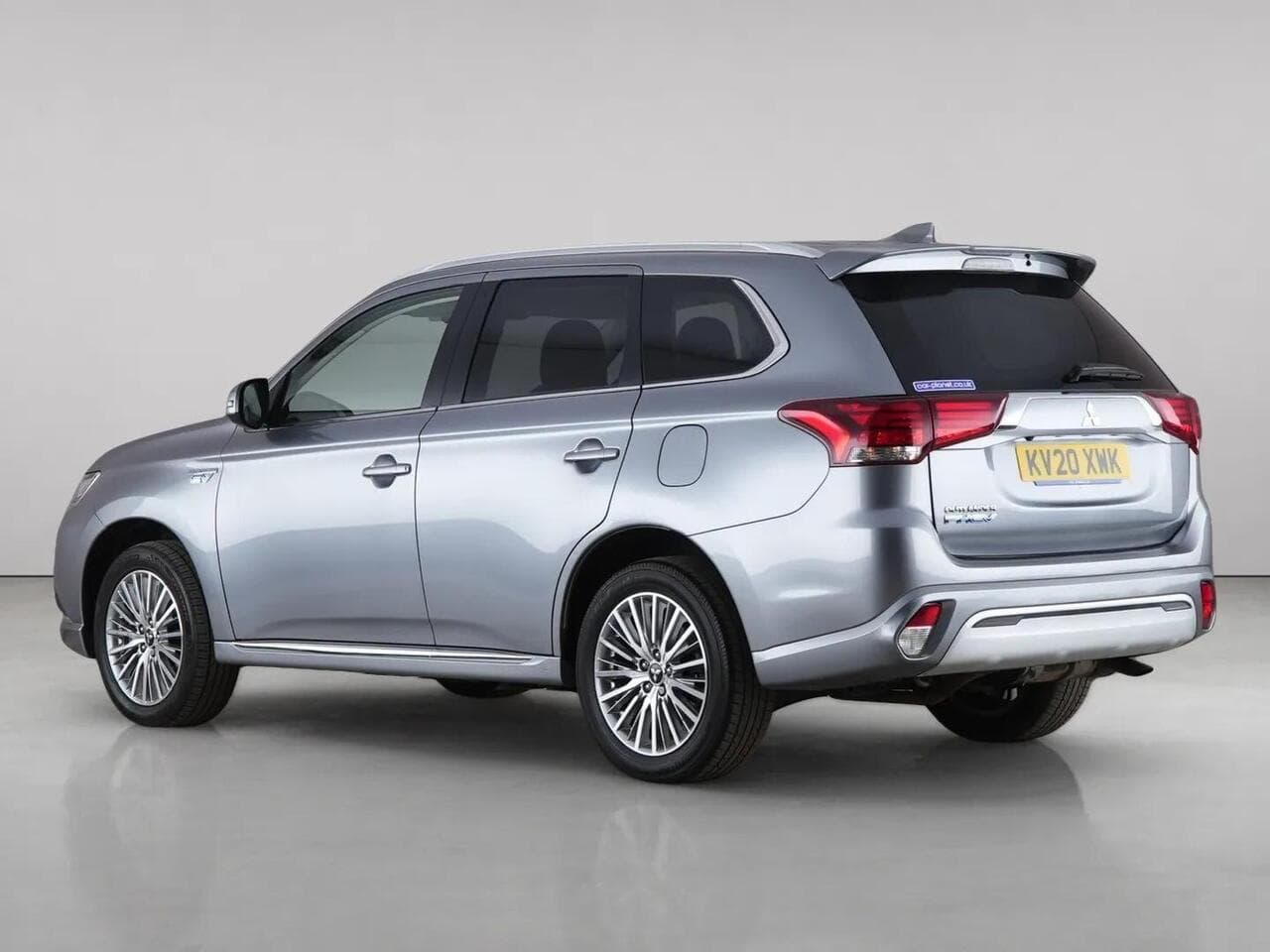 Mitsubishi Outlander thumbnail Rear Left
