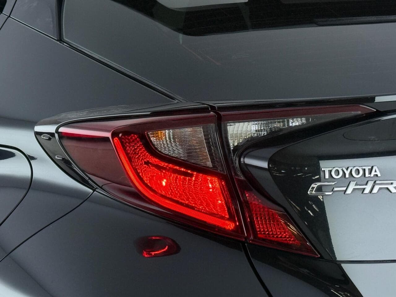 Toyota C-HR thumbnail Lights Rear