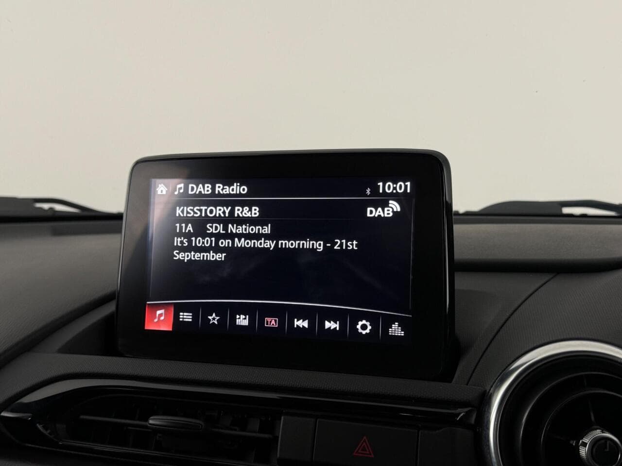Mazda MX-5 RF thumbnail Infotainment System