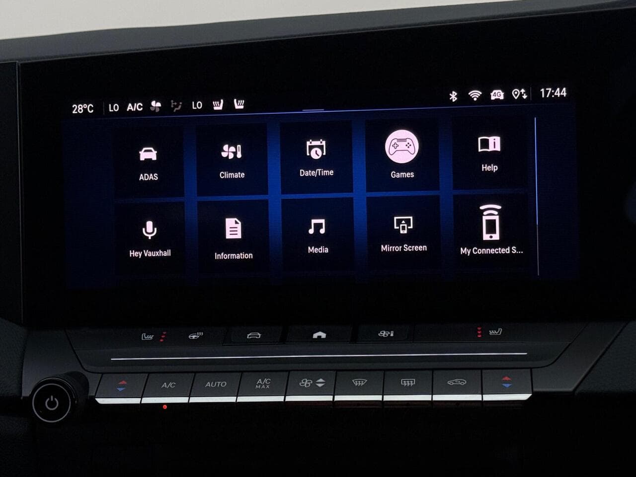 Vauxhall Astra thumbnail Infotainment System