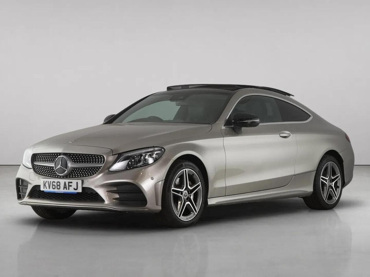 Mercedes-Benz C Class thumbnail Front Left