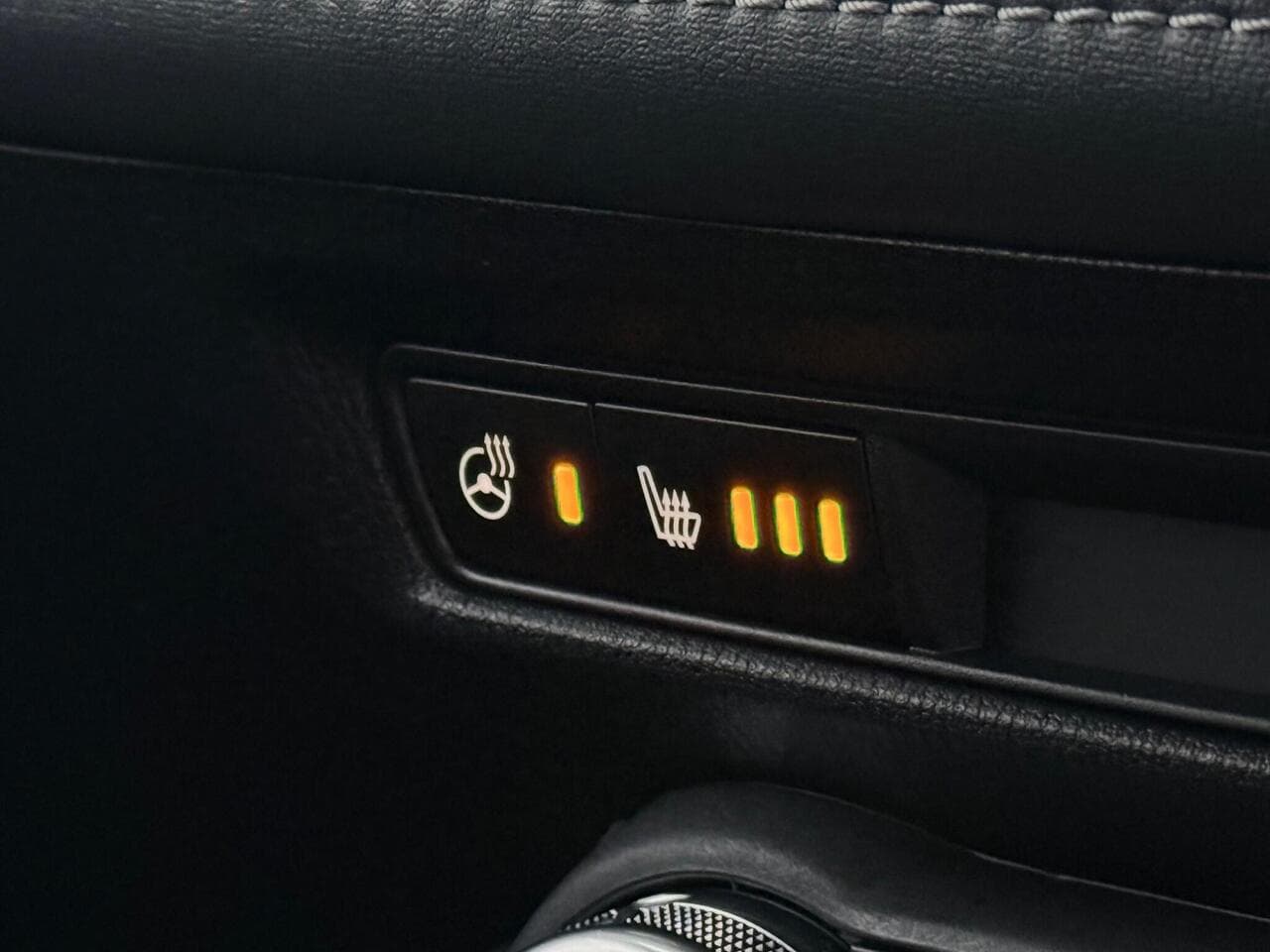 Mazda CX-3 thumbnail Misc Controls
