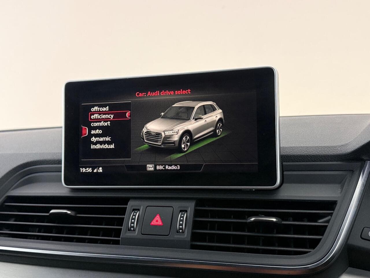 Audi Q5 thumbnail Infotainment System