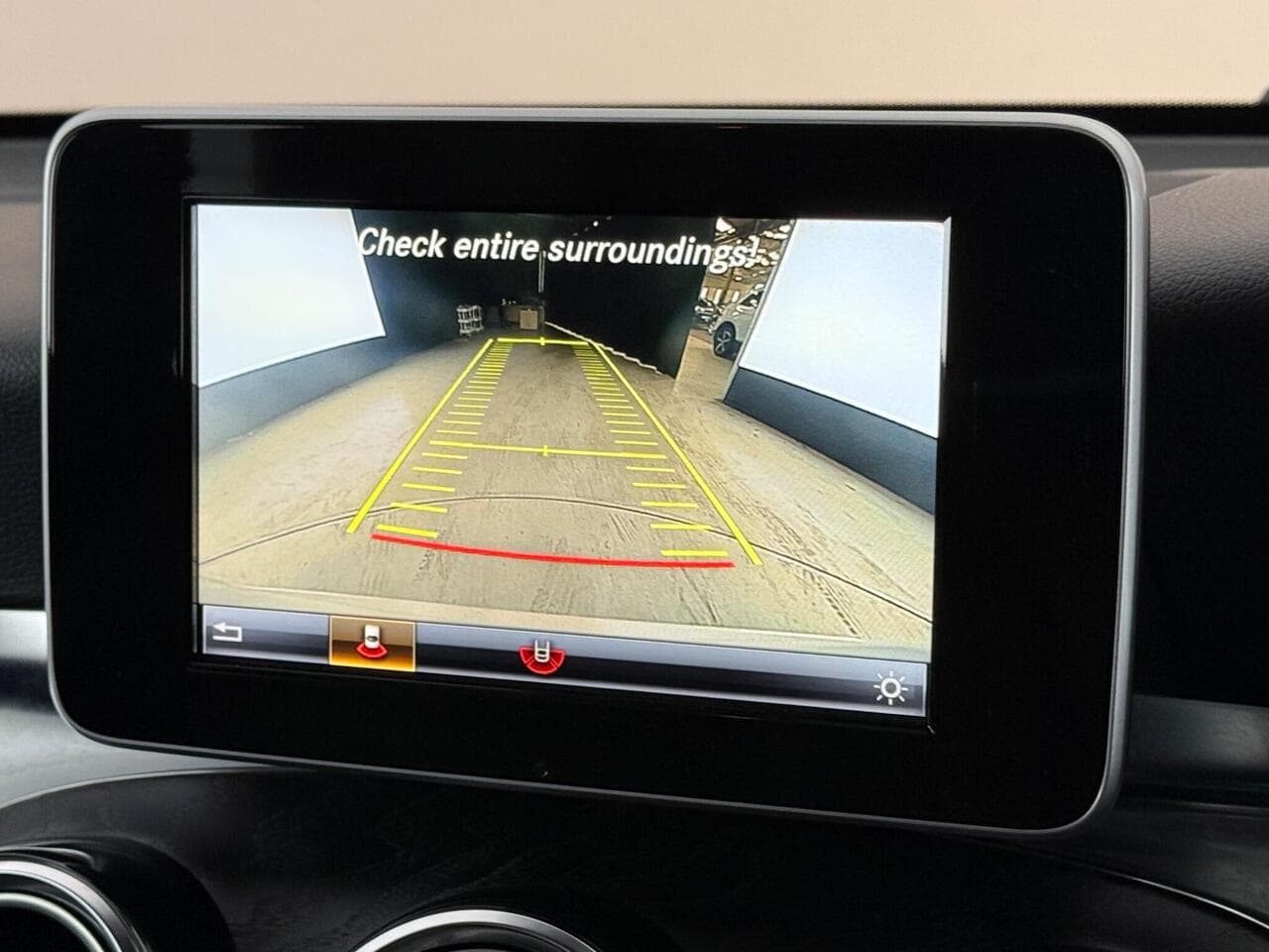 Mercedes-Benz GLC thumbnail Infotainment System