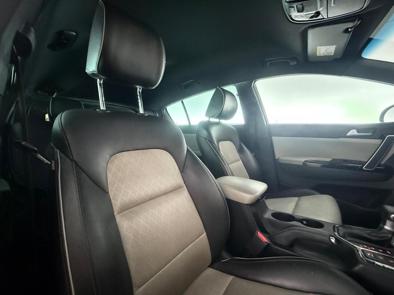 Kia Sportage thumbnail Seat Driver
