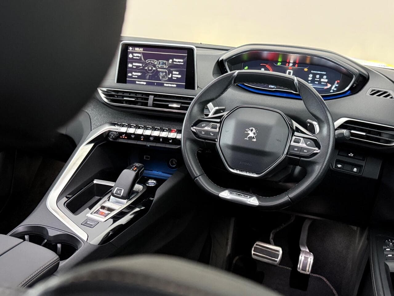 Peugeot 5008 thumbnail Interior Front