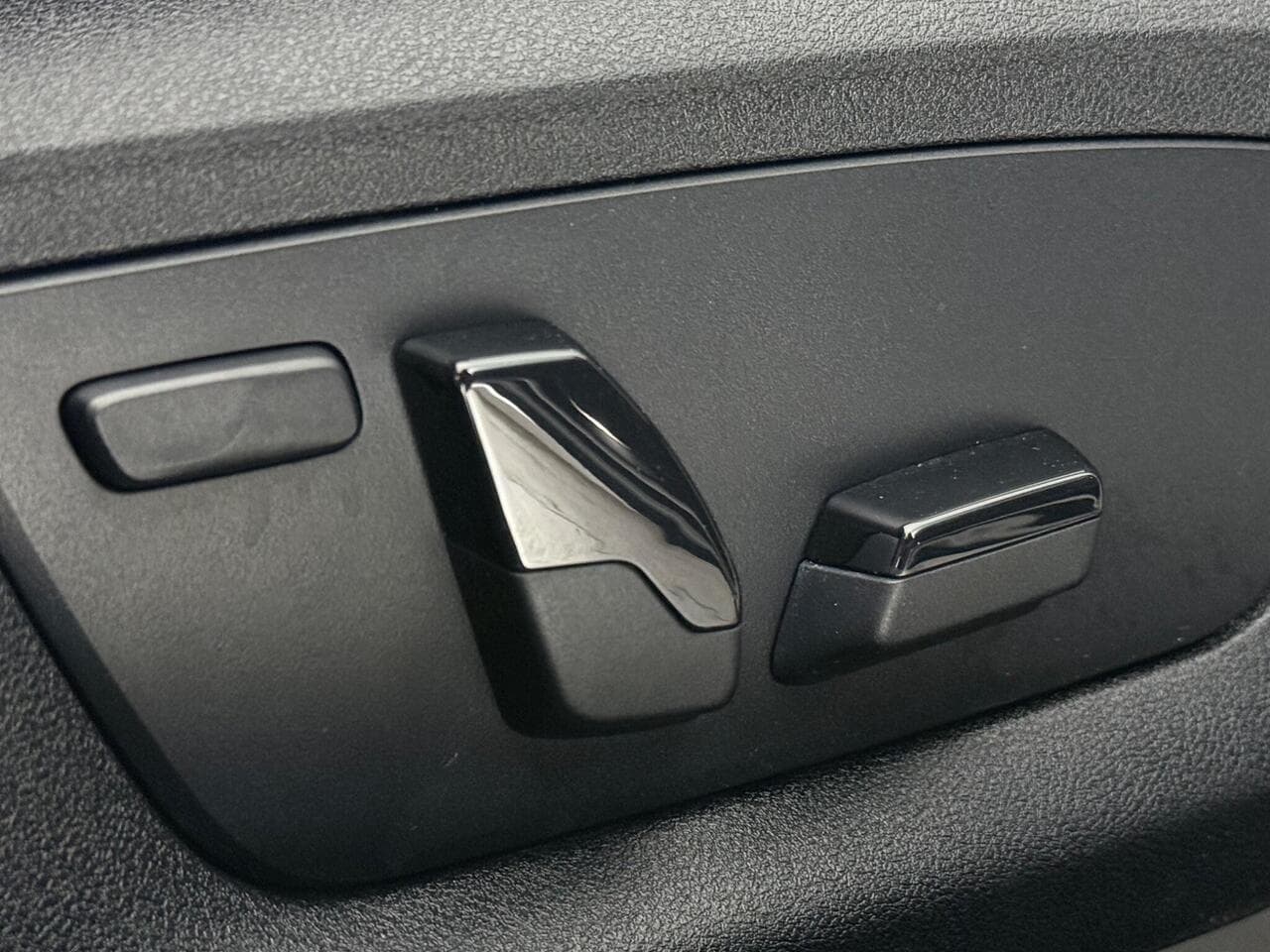 BMW 5 Series thumbnail Misc Controls
