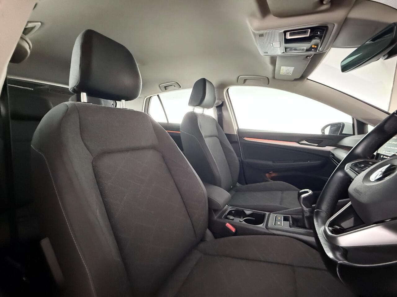 Volkswagen Golf thumbnail Seat Driver