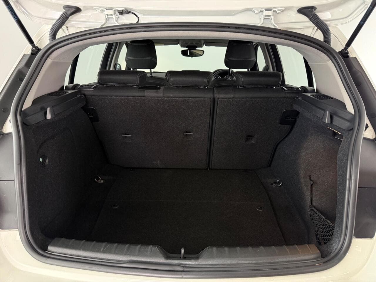 BMW 1 Series thumbnail Boot