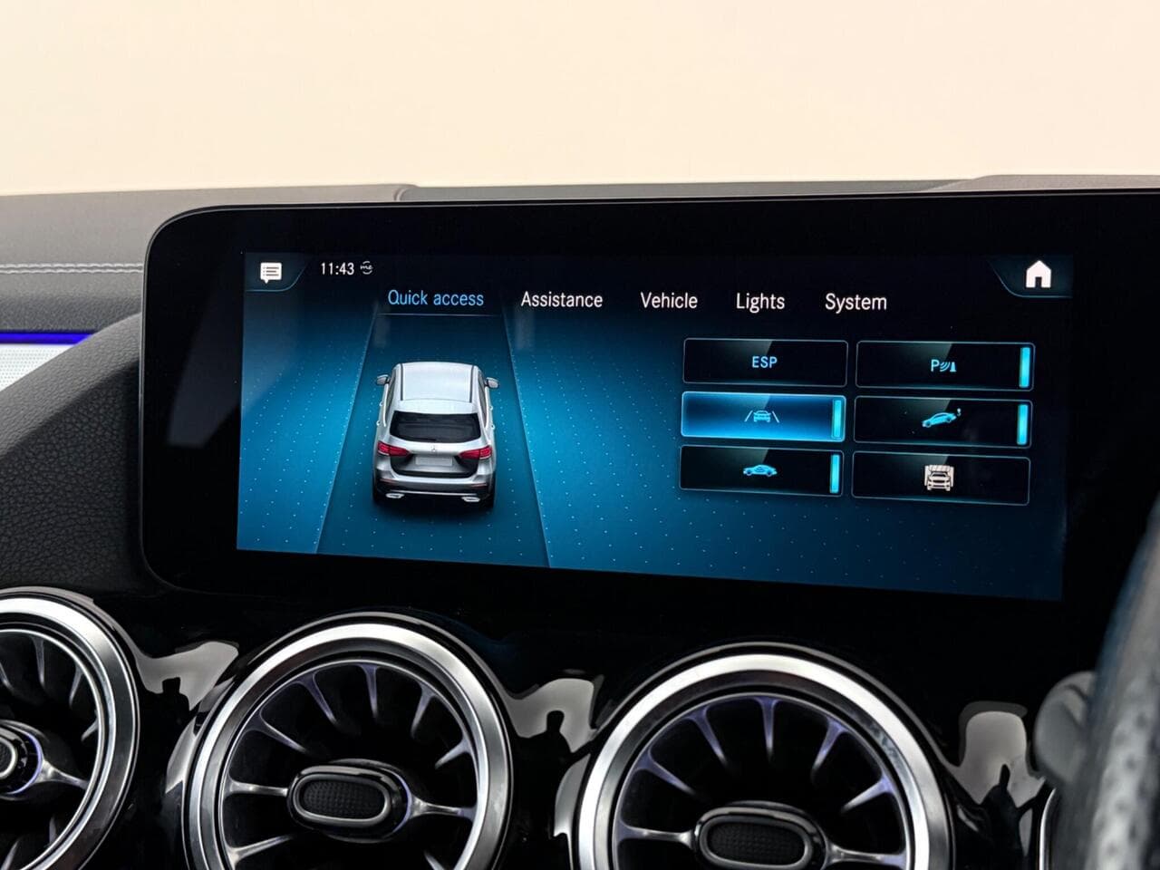 Mercedes-Benz B Class thumbnail Infotainment System