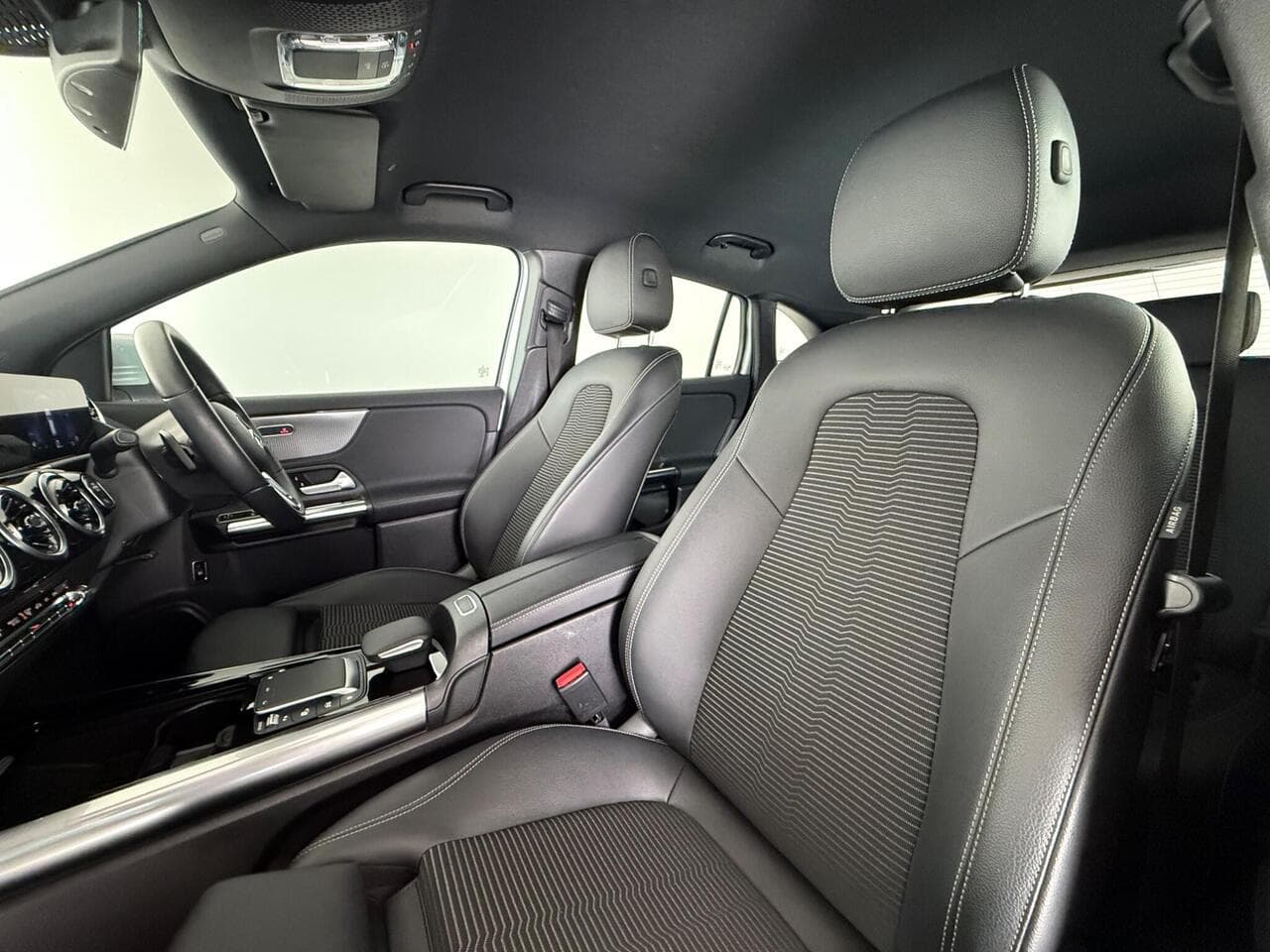 Mercedes-Benz GLA thumbnail Seat Front Passenger