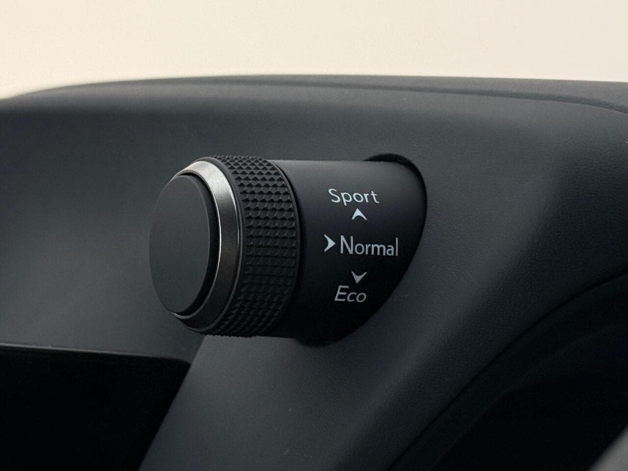 Lexus UX thumbnail Misc Controls