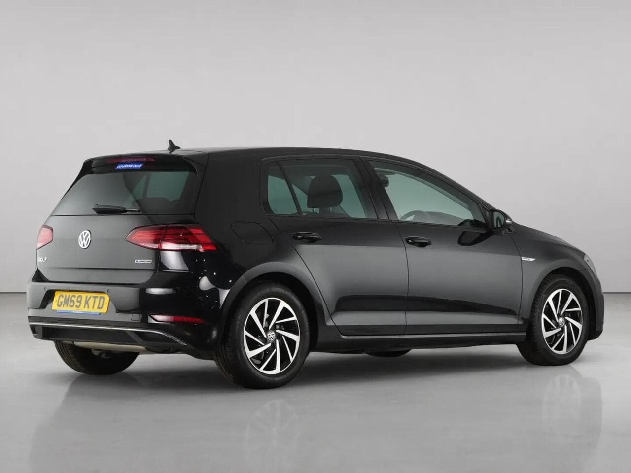 Volkswagen Golf thumbnail Rear Right
