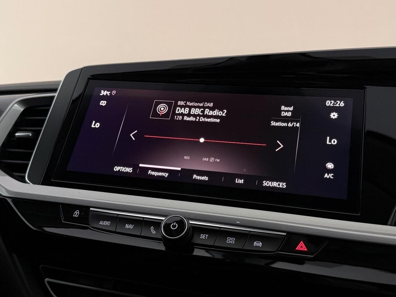 Vauxhall Grandland thumbnail Infotainment System