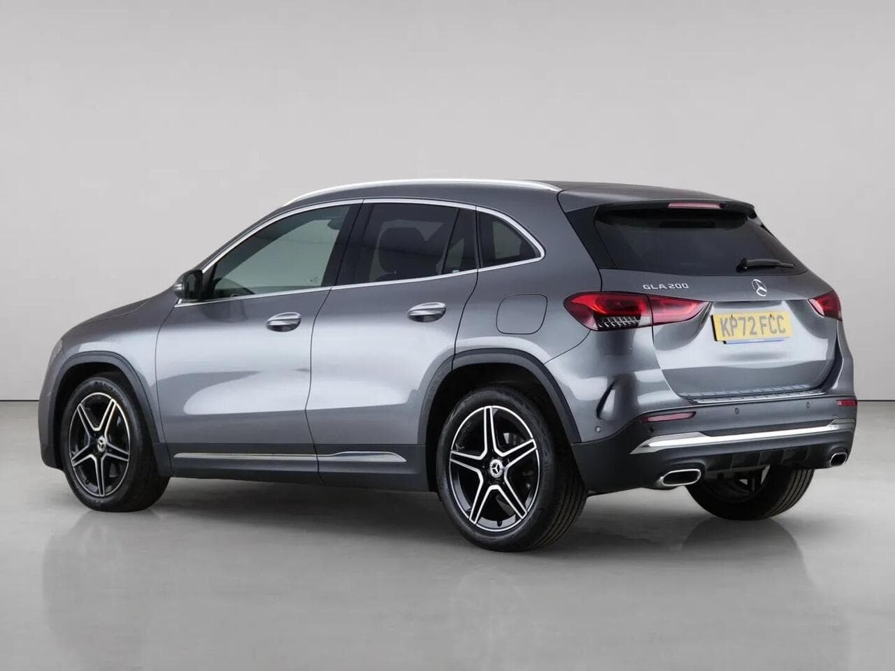 Mercedes-Benz GLA thumbnail Rear Left