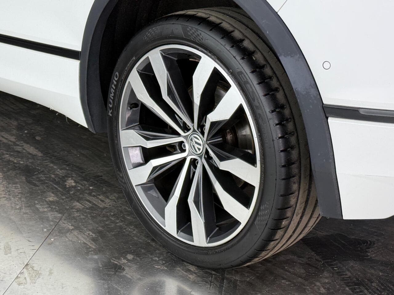 Volkswagen Tiguan thumbnail Wheel