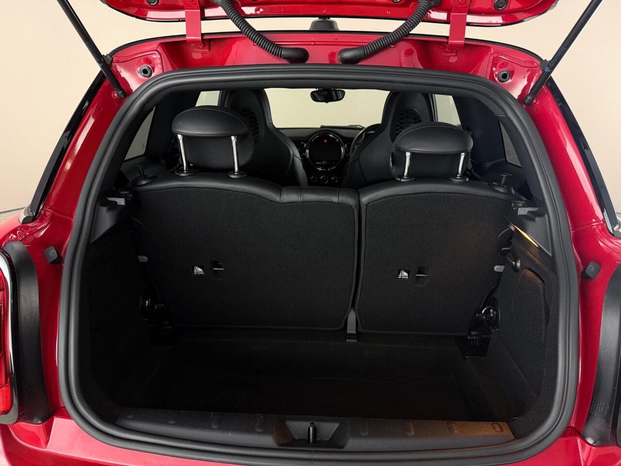 MINI Hatch thumbnail Boot