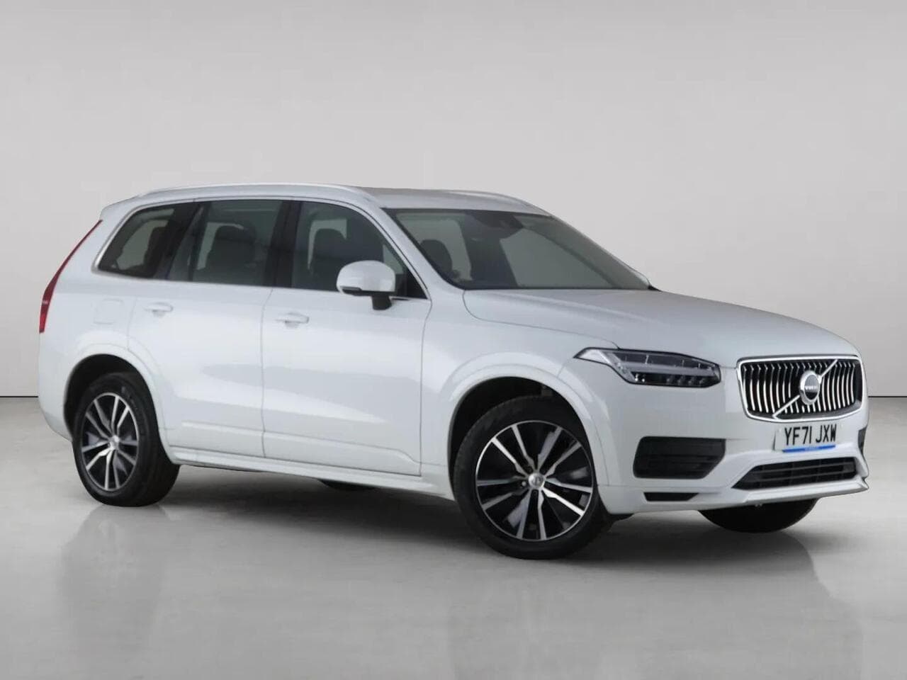 Volvo XC90 - Volvo XC90 2.0 B5 MHEV Momentum SUV 5dr Diesel Hybrid Auto 4WD Euro 6 (s/s) (235 ps)