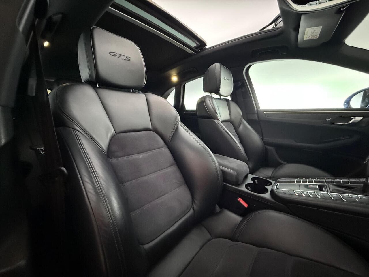 Porsche Macan thumbnail Seat Driver