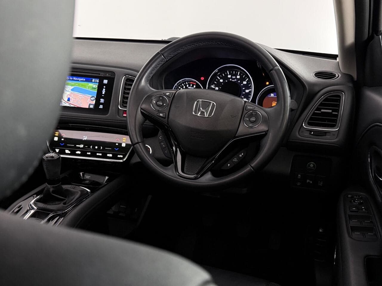 Honda HR-V thumbnail Steering Wheel