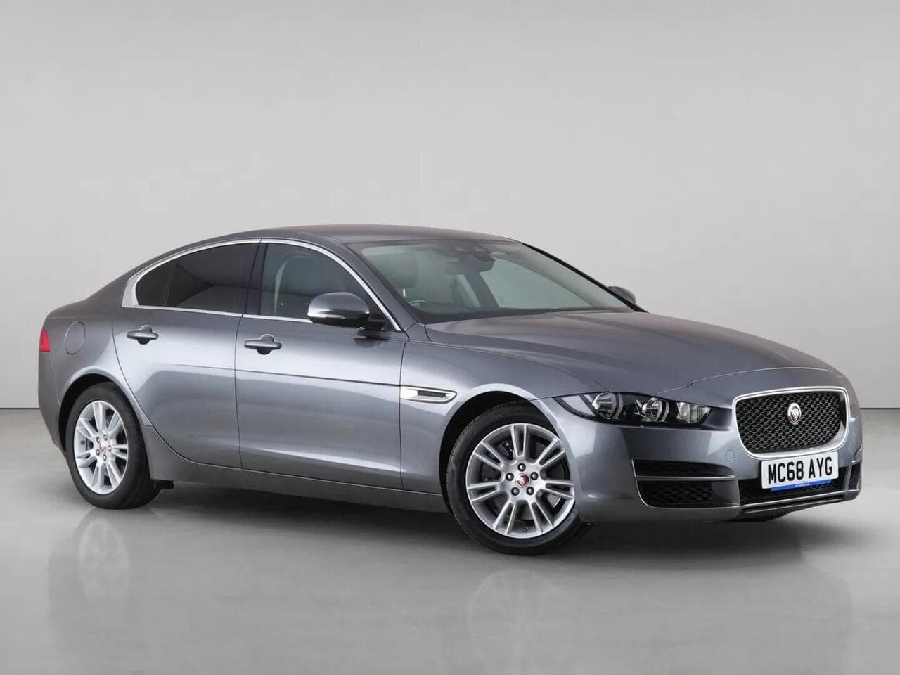 Jaguar XE - Jaguar XE 2.0i GPF Prestige Auto Euro 6 (s/s) 4dr