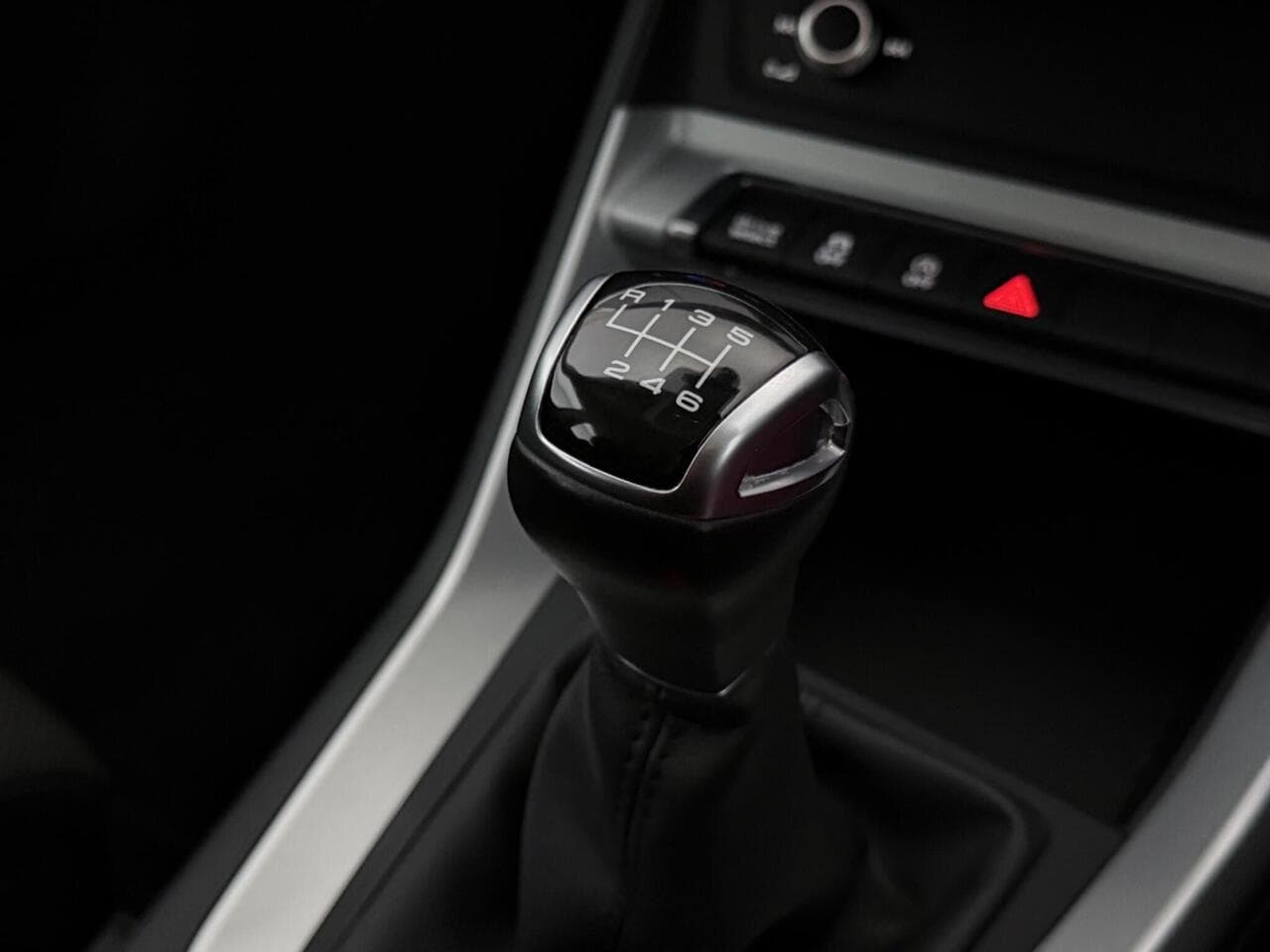 Audi Q3 thumbnail Misc Controls