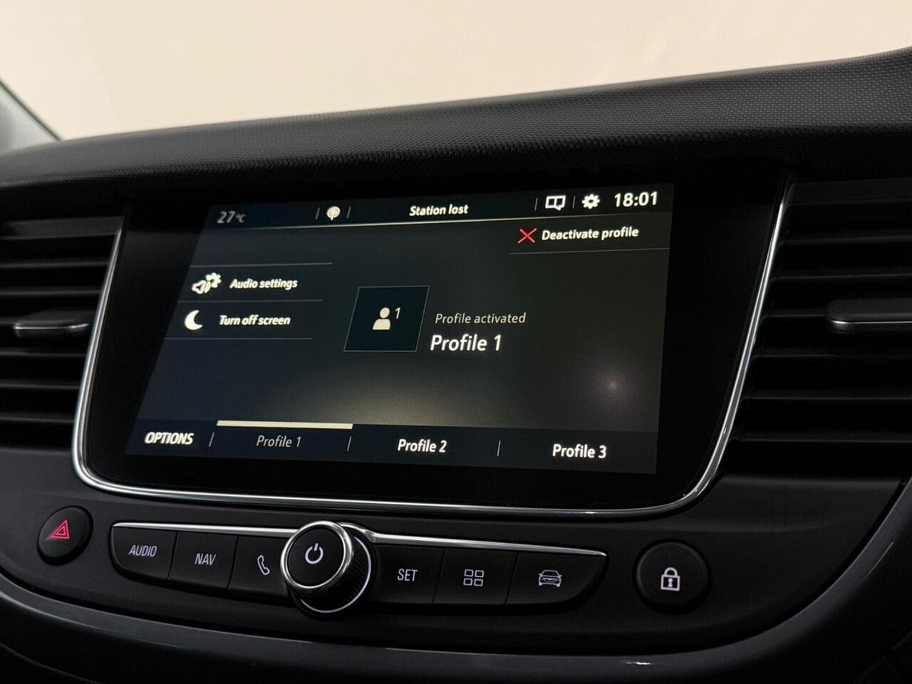 Vauxhall Crossland X thumbnail Infotainment System