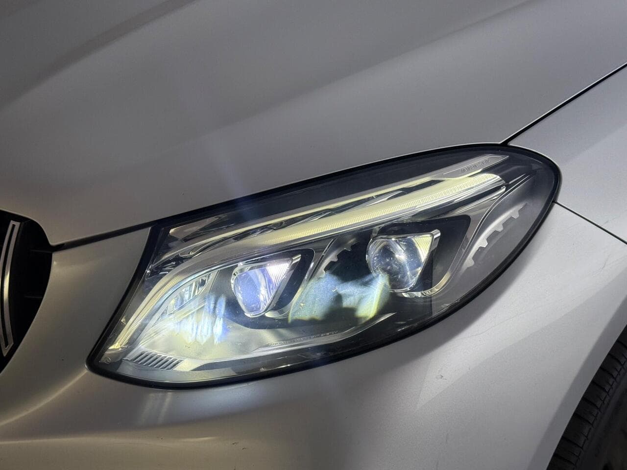 Mercedes-Benz GLE thumbnail Lights Front