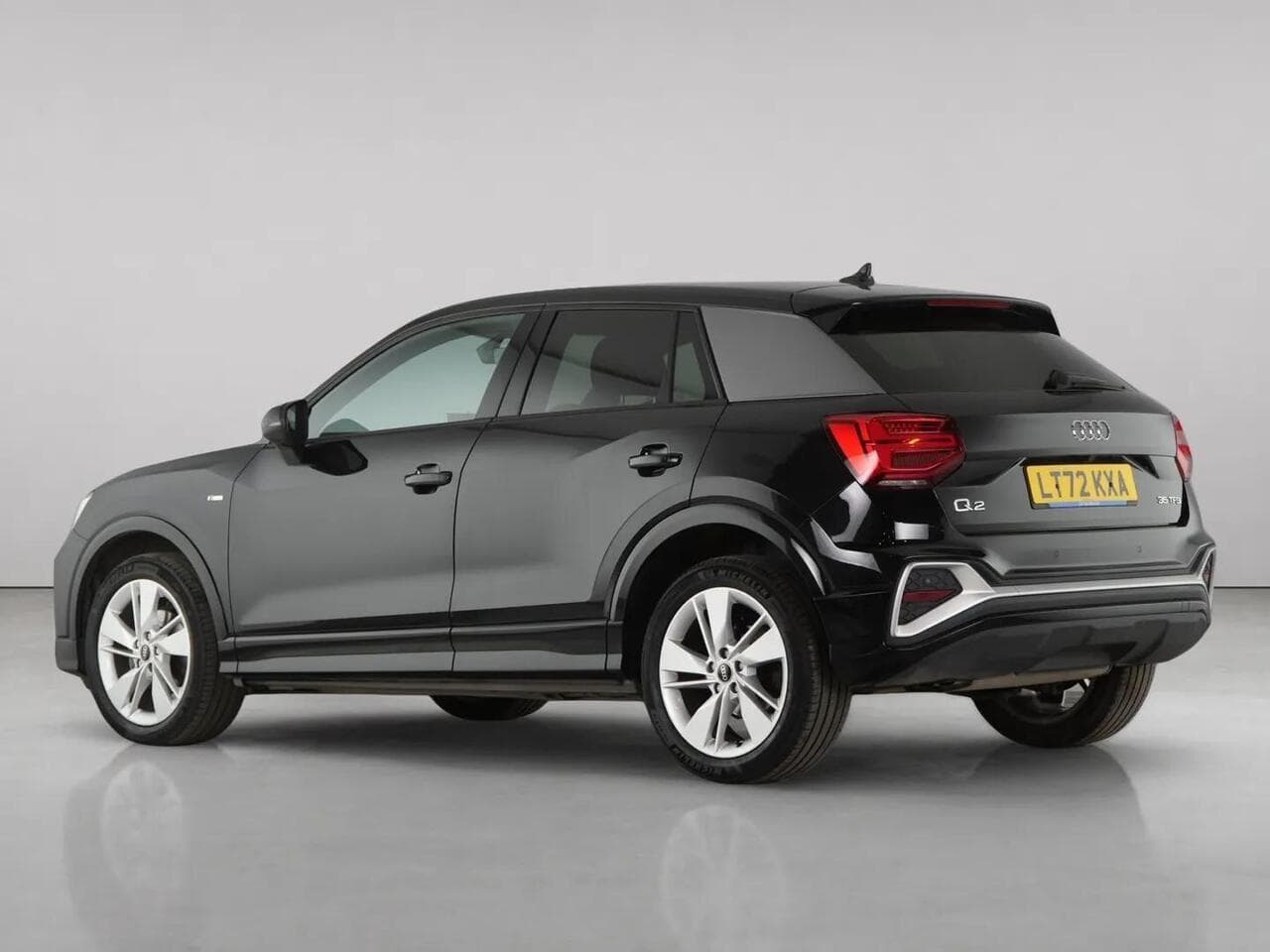 Audi Q2 thumbnail Rear Left
