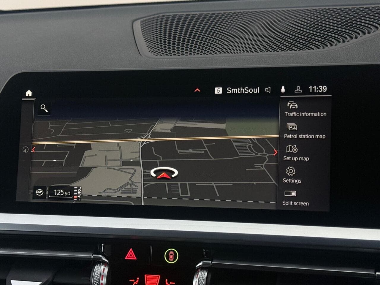 BMW 3 Series thumbnail Infotainment System
