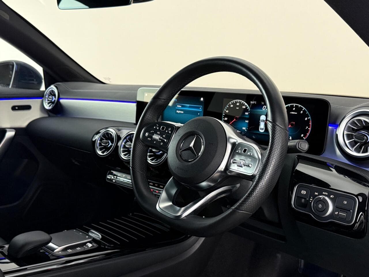 Mercedes-Benz CLA thumbnail Interior Front