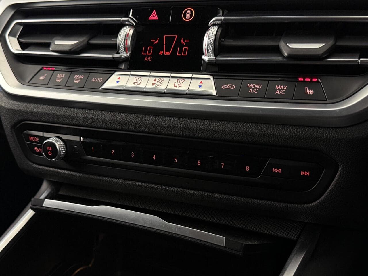 BMW 3 Series thumbnail Infotainment System