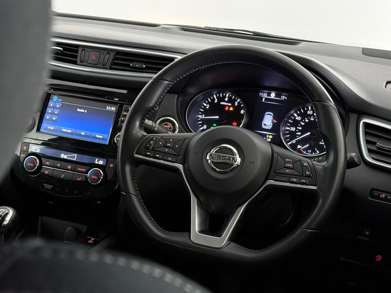 Nissan Qashqai thumbnail Steering Wheel