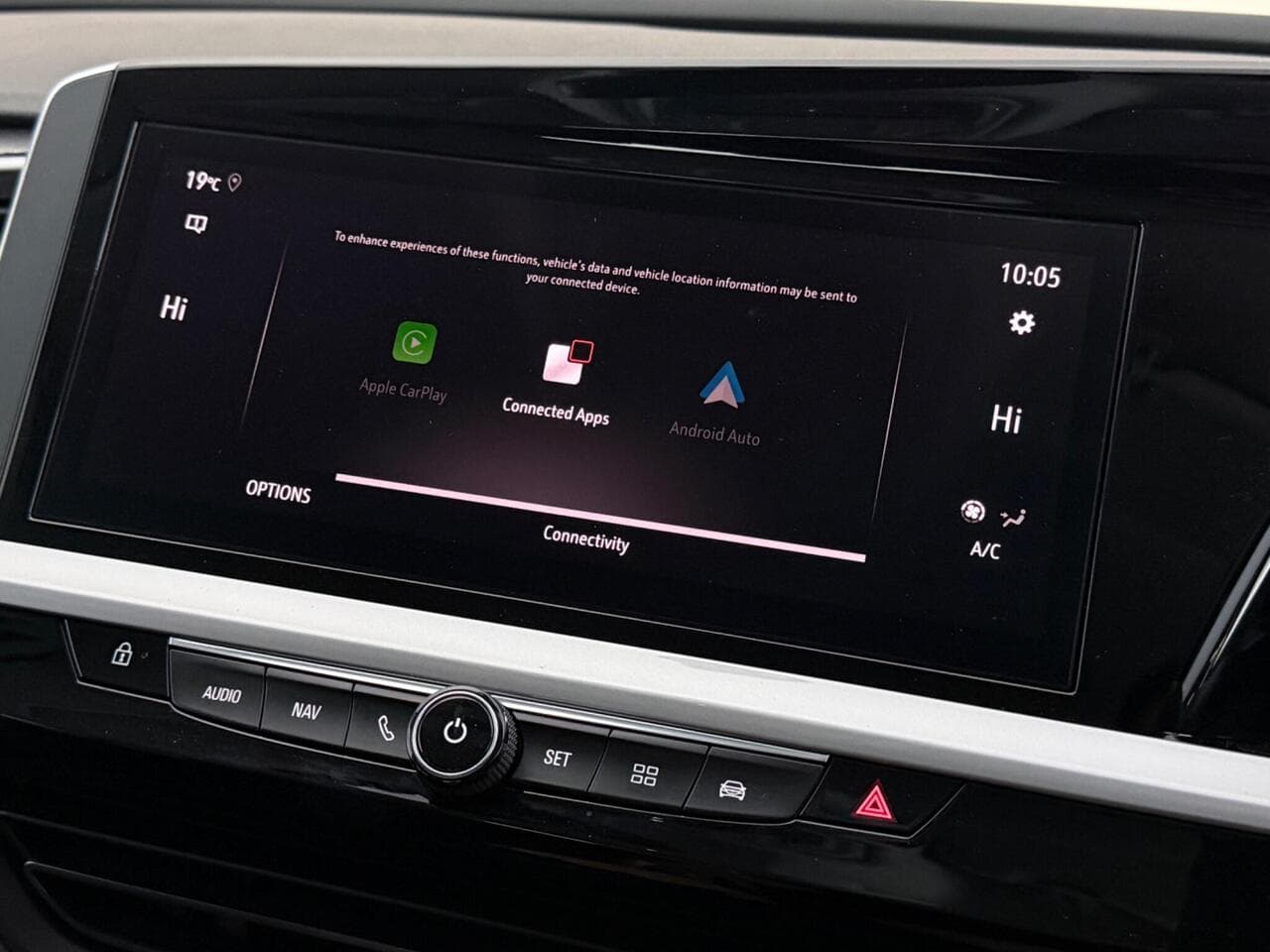 Vauxhall Grandland thumbnail Infotainment System