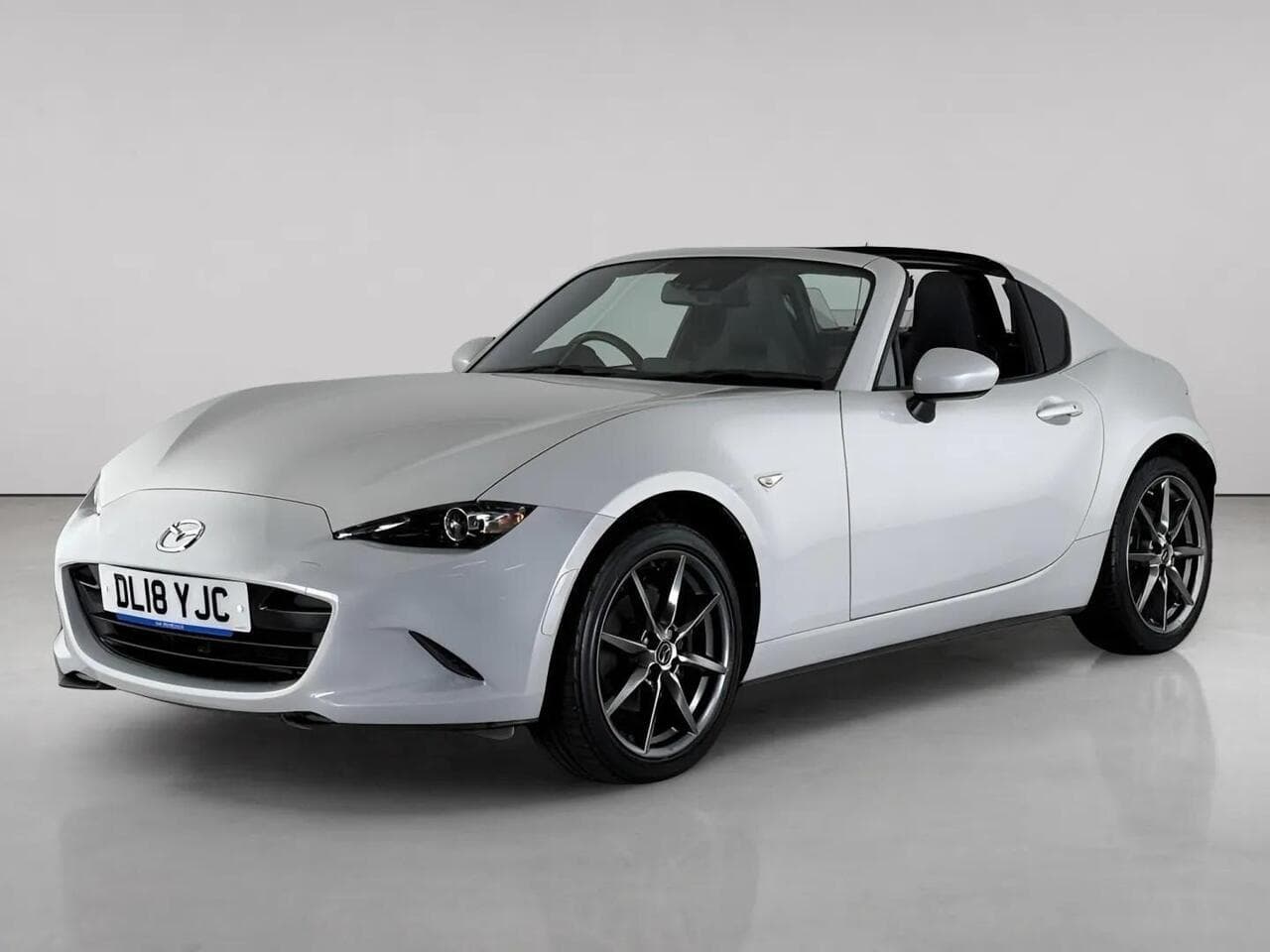 Mazda MX-5 RF thumbnail Front Left