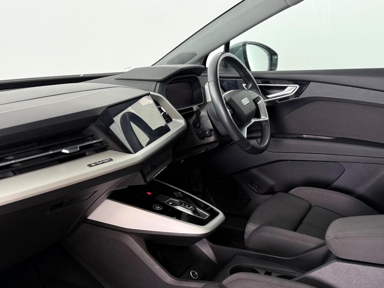 Audi Q4 e-tron thumbnail Interior Front