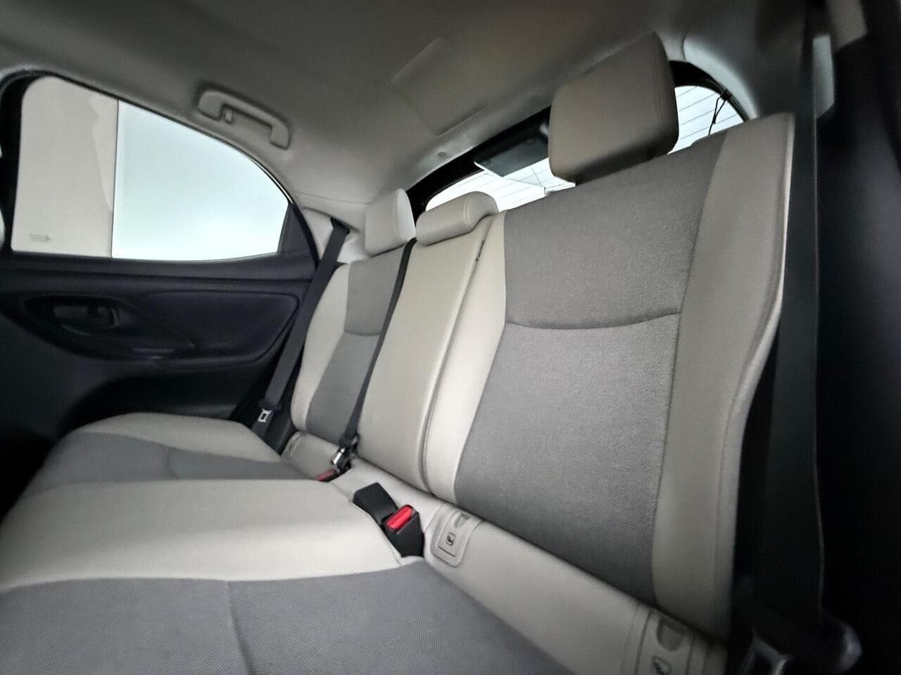 Toyota Yaris thumbnail Seats Rear