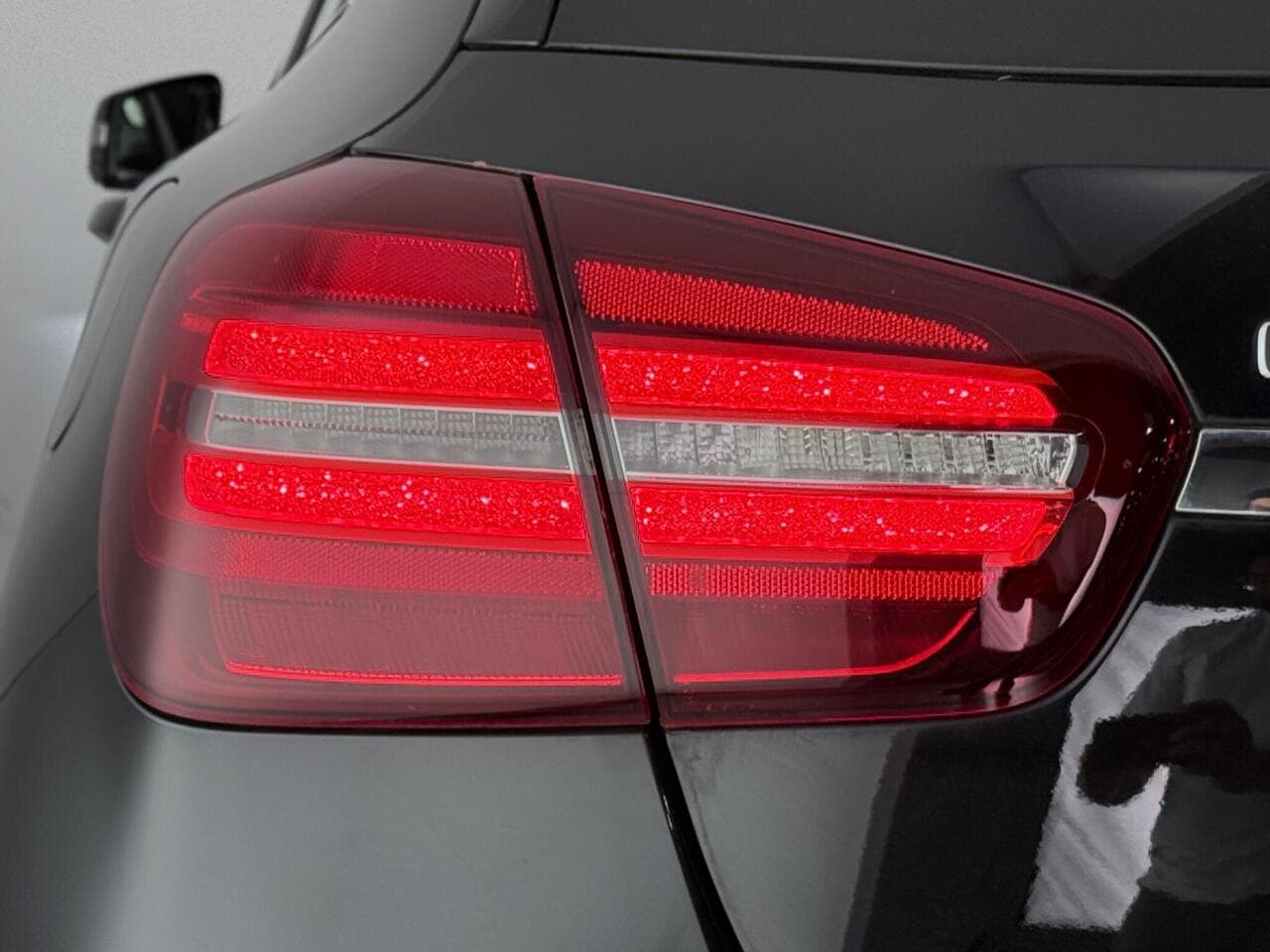 Mercedes-Benz GLA thumbnail Lights Rear