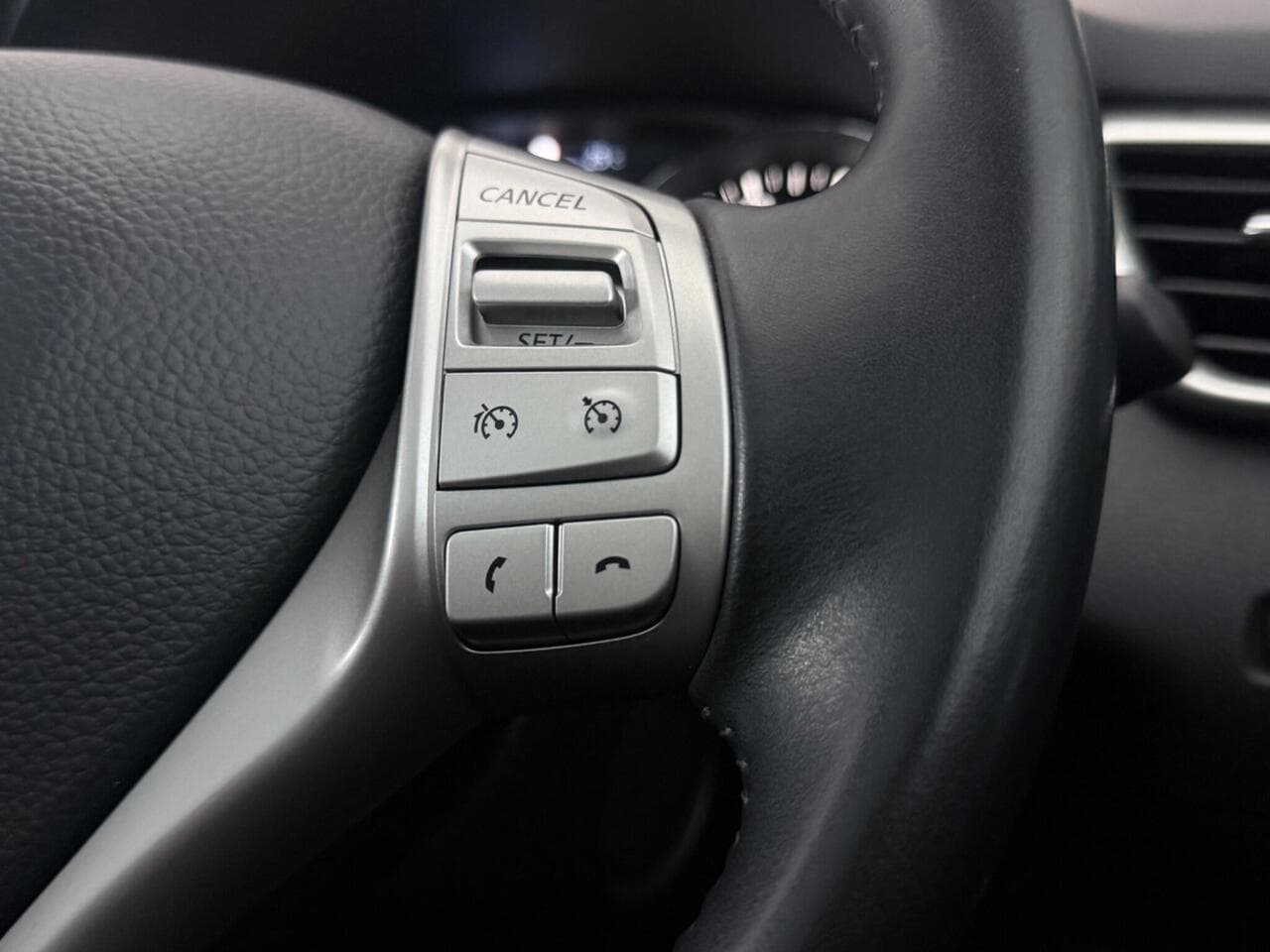 Nissan Qashqai thumbnail Misc Controls