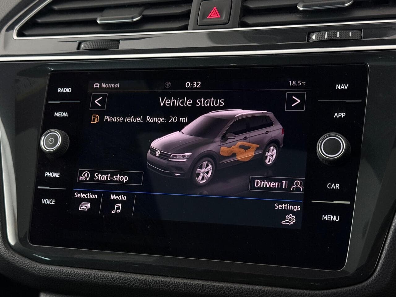 Volkswagen Tiguan thumbnail Infotainment System