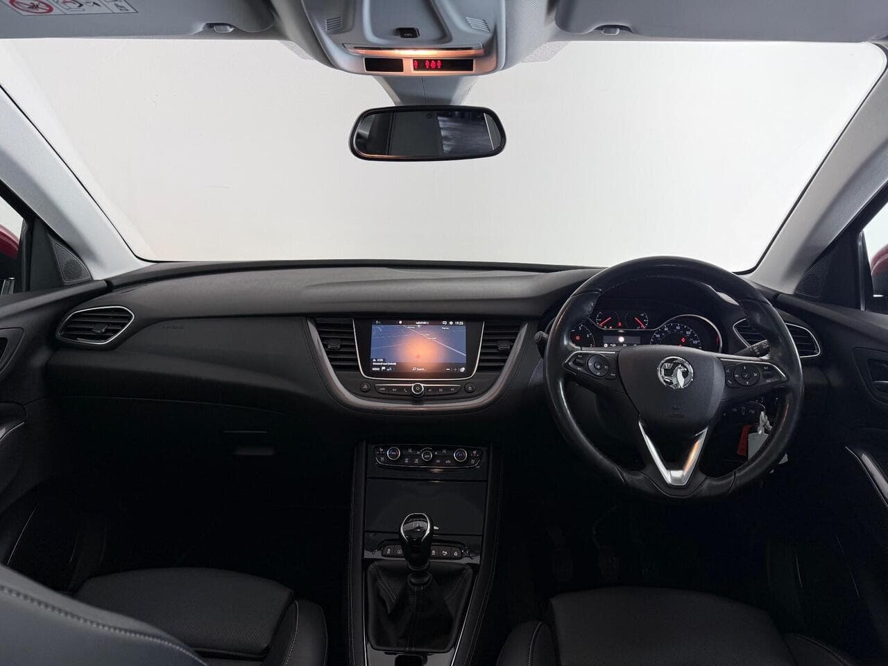 Vauxhall Grandland X thumbnail Interior Front