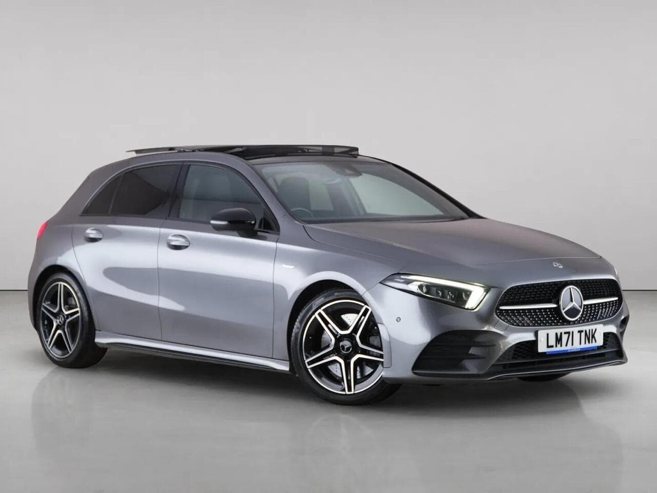 Mercedes-Benz A Class - Mercedes-Benz A Class 2.0 A250 AMG Line Edition (Premium Plus) 7G-DCT Euro 6 (s/s) 5dr