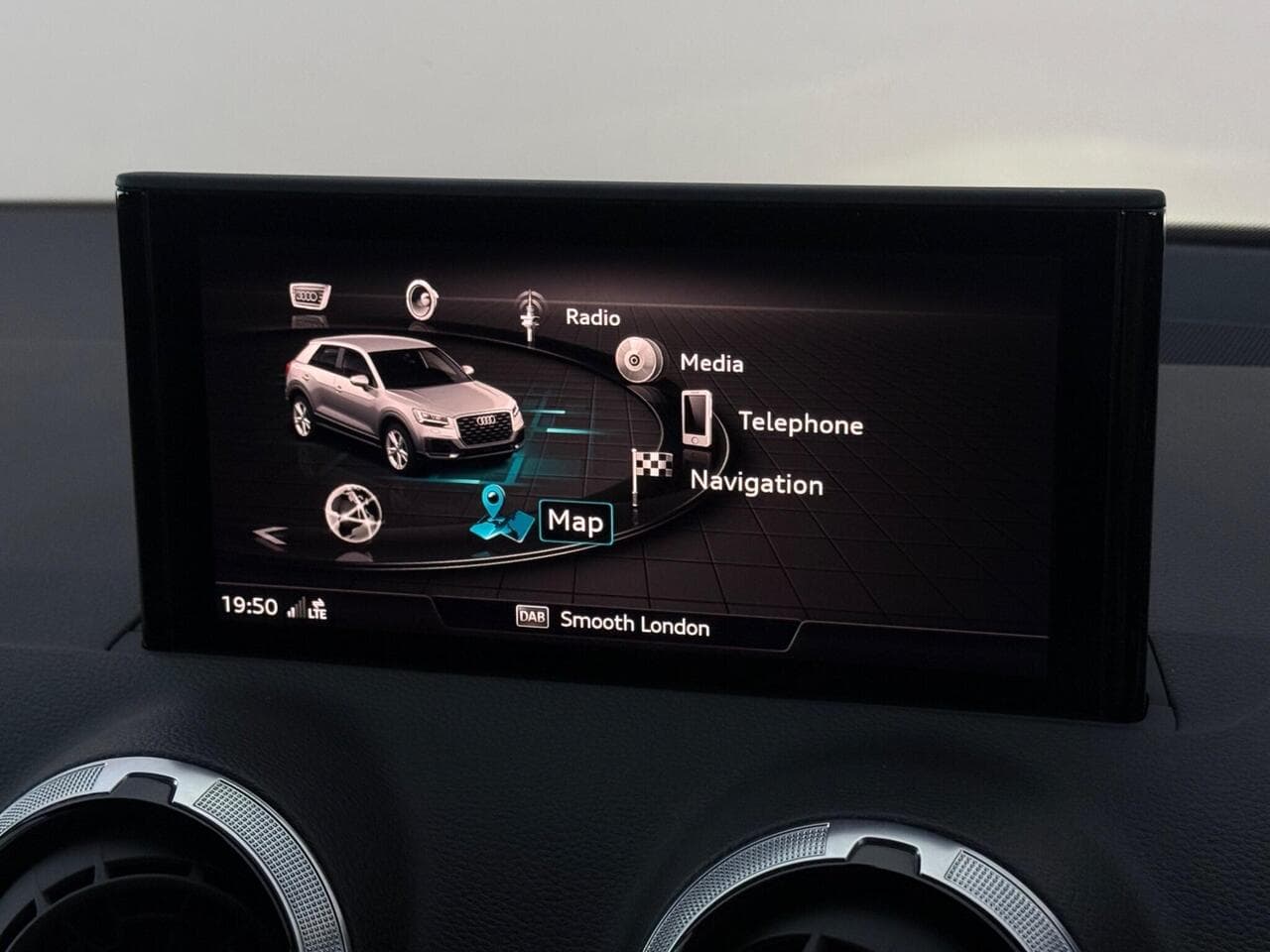 Audi Q2 thumbnail Infotainment System