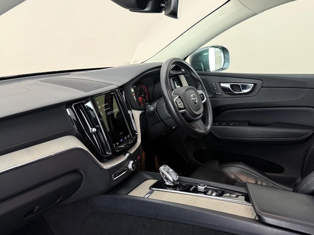 Volvo XC60 thumbnail Interior Front