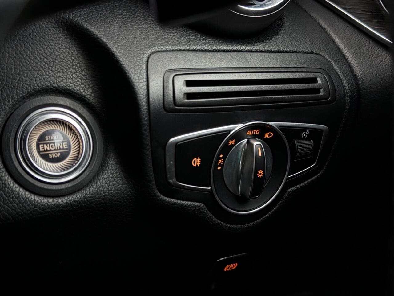 Mercedes-Benz GLC thumbnail Misc Controls