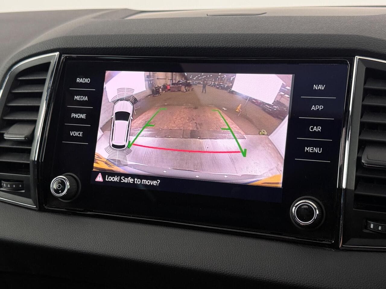 Skoda Karoq thumbnail Infotainment System
