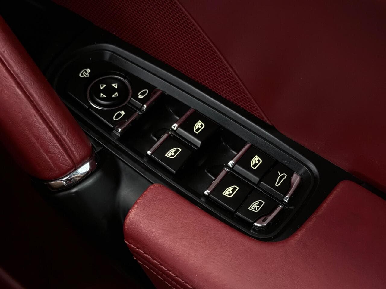 Porsche Cayenne thumbnail Misc Controls