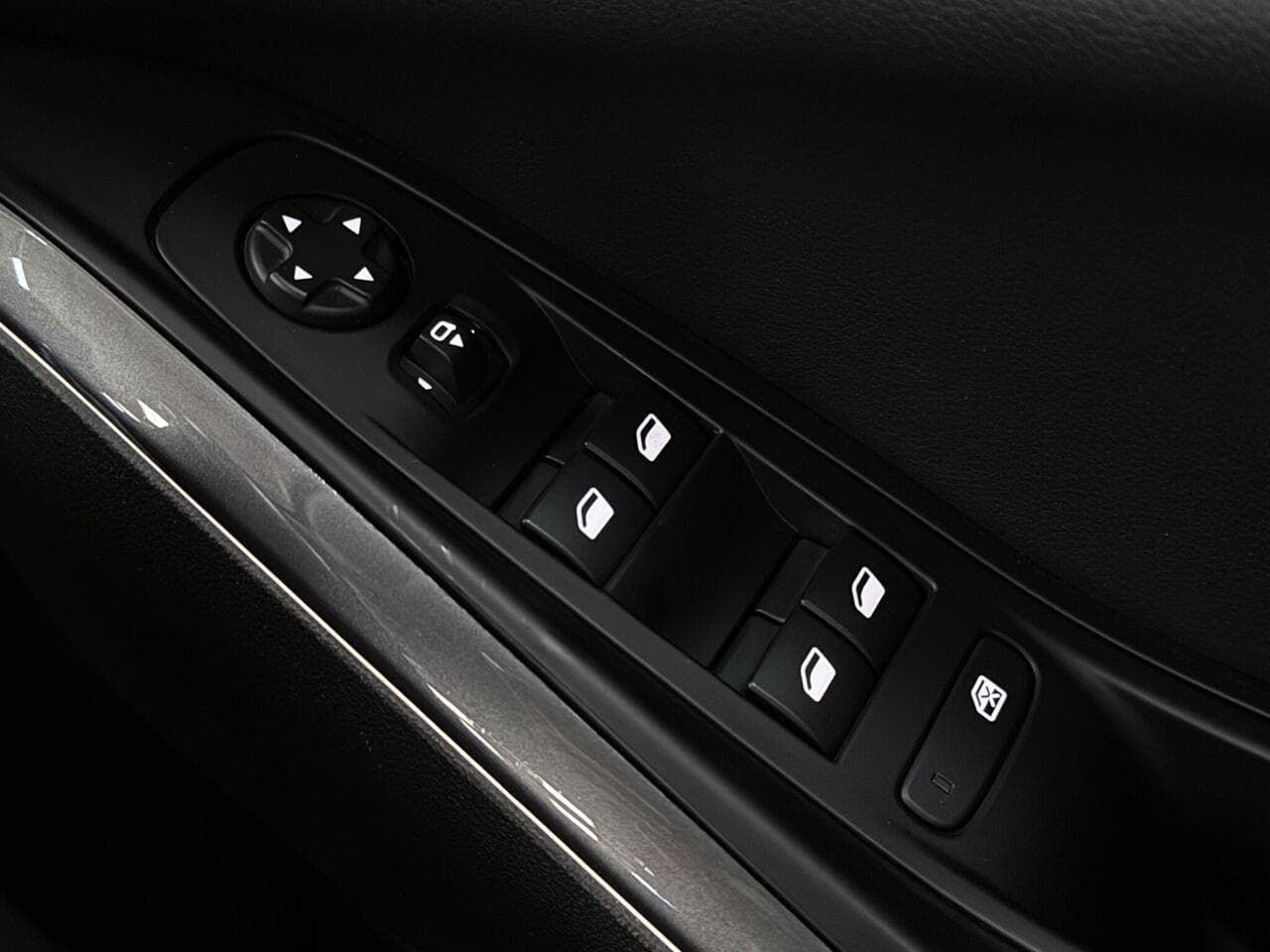 Vauxhall Grandland X thumbnail Misc Controls
