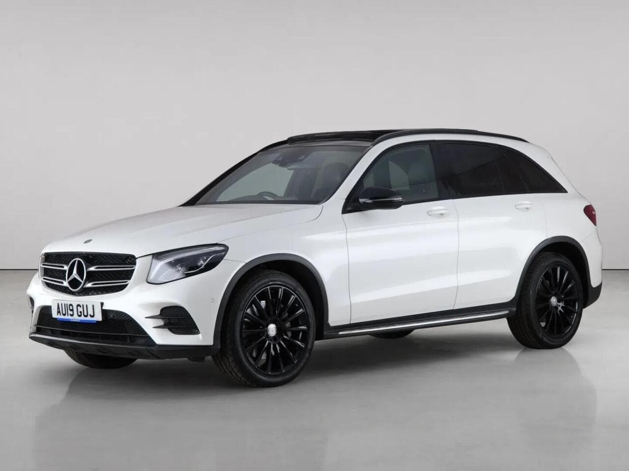 Mercedes-Benz GLC thumbnail Front Left